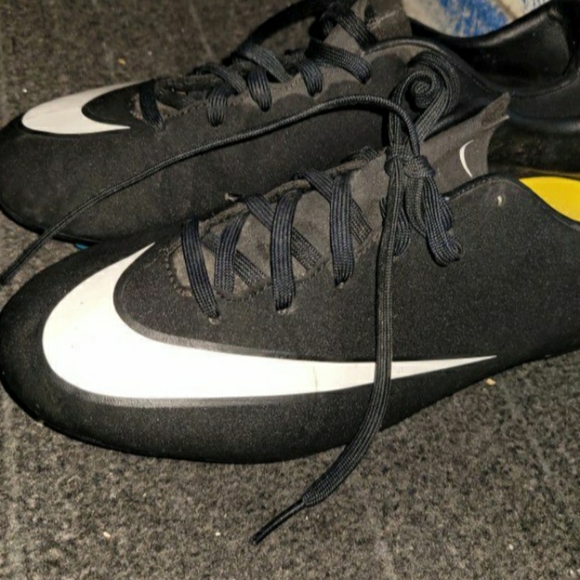 Soccer shoes cleats - Picture 3 of 4